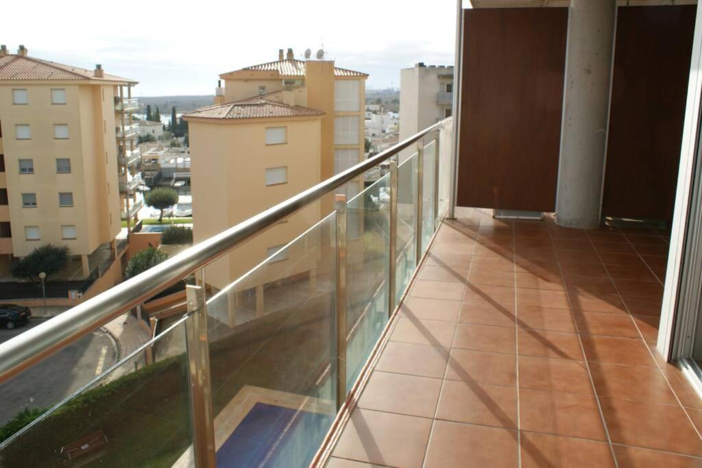 Apartamento En Roses Con Parking Y Piscina Leilighet Eksteriør bilde