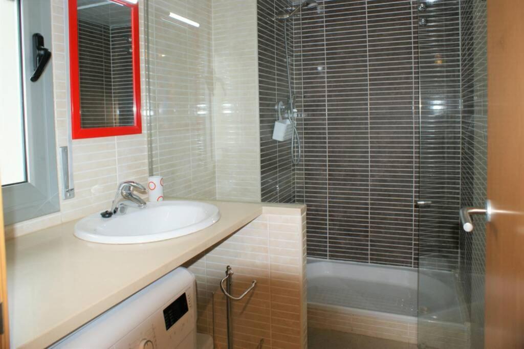 Apartamento En Roses Con Parking Y Piscina Leilighet Eksteriør bilde