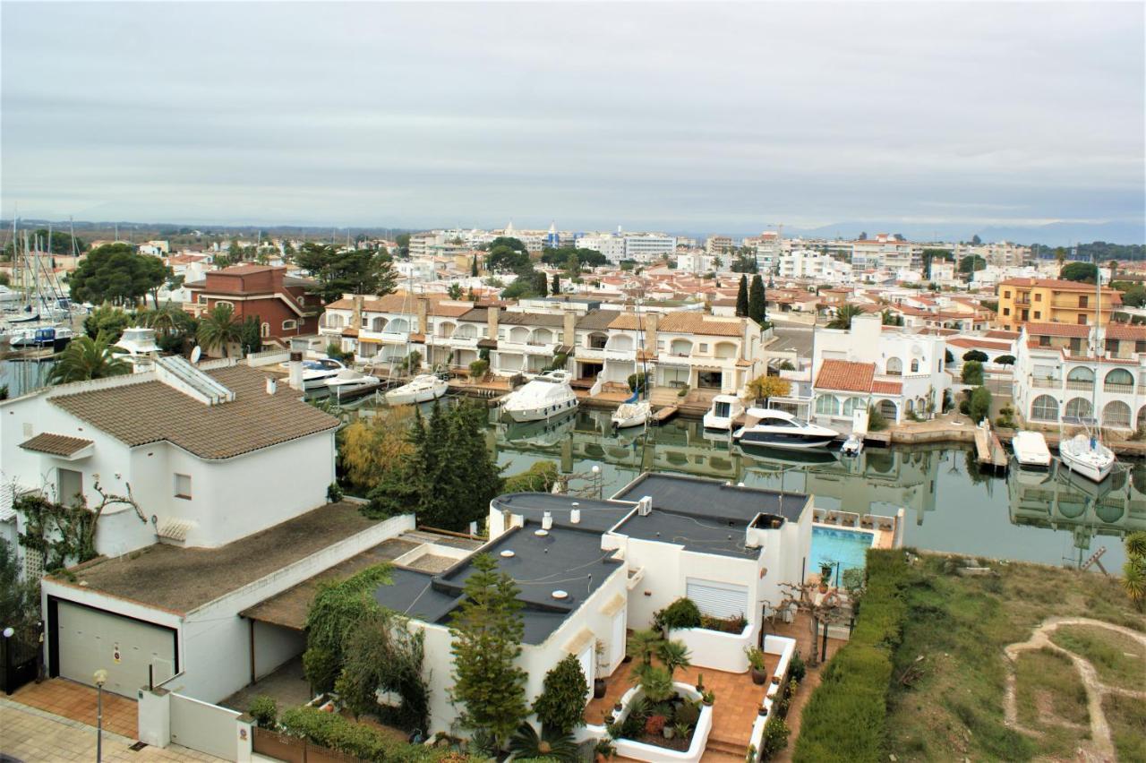 Apartamento En Roses Con Parking Y Piscina Leilighet Eksteriør bilde